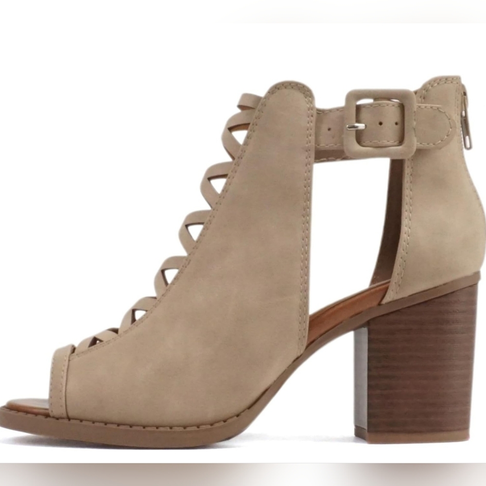 NWOT Kira Women's Open Toe Crisscross High Heel Fashion Sandals Size 8.5